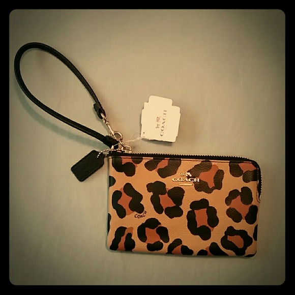 COACH leopard Print Wristlet Wallet