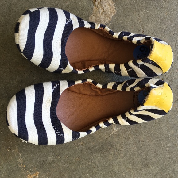 Flats shoes
