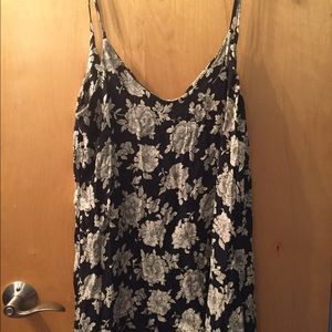 SALE: Brandy Melville Summer Dress 🌻