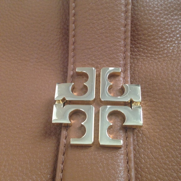 EEUC Tory Burch Plaque Hobo - Picture 2 of 4