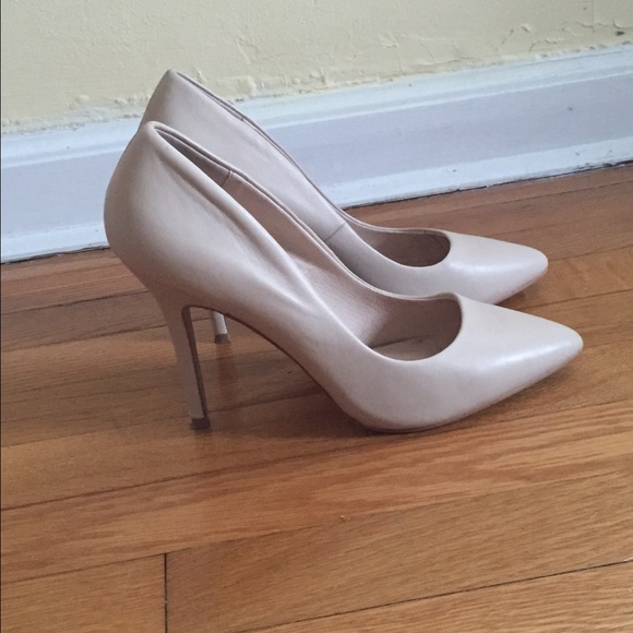 Aldo Nude heels, only worn once/tried on at home