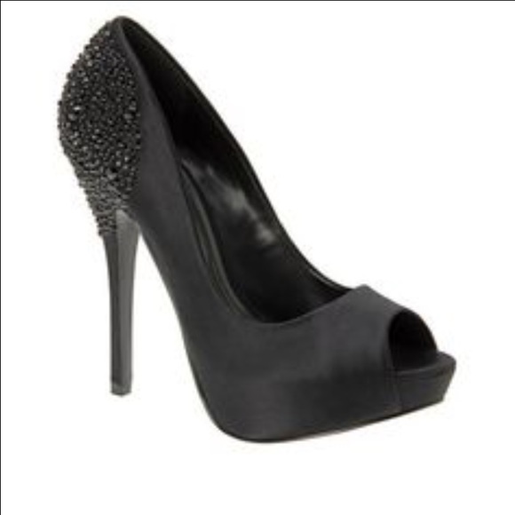 💕ALDO PUMPS W/ RHINESTONE EMBELLISHMENT💕