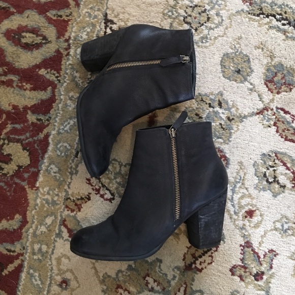 bp Shoes - BP Black Ankle Boots