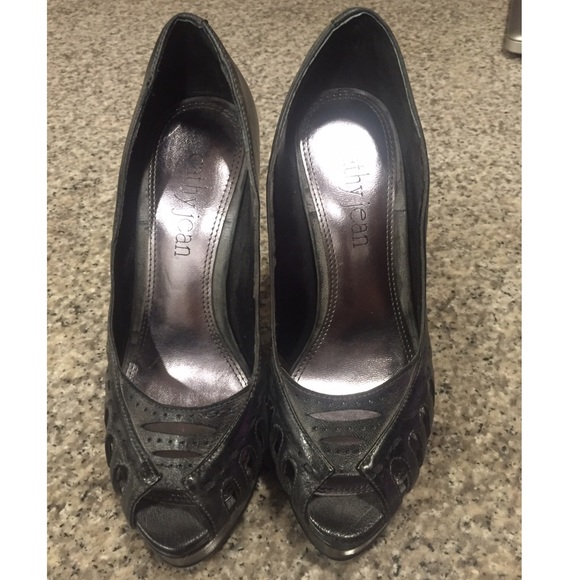 ▪️EUC Cathy Jean grey peep-toe pumps