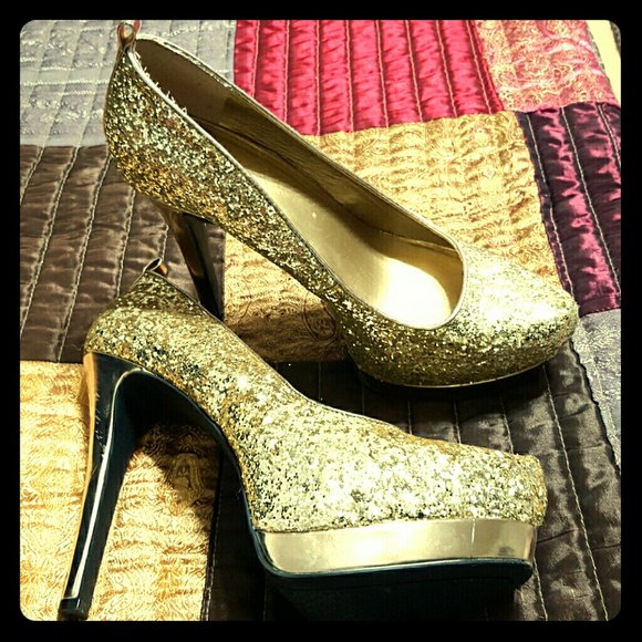 Gold shoes