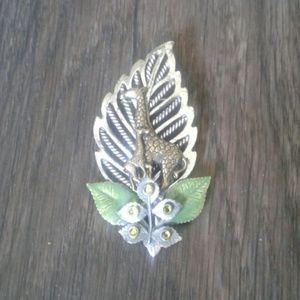 Animal pin
