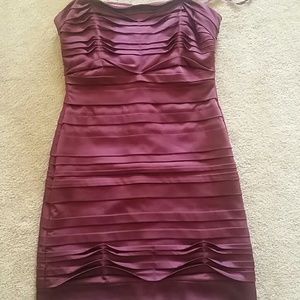Bcbgmaxazria burgundy sleeveless ruched dress