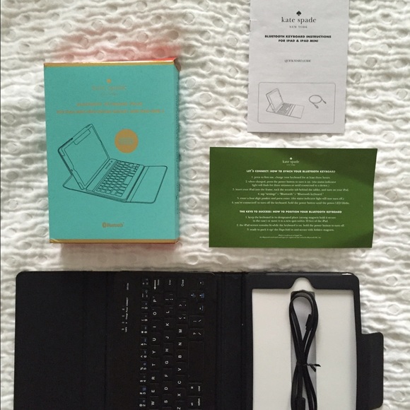 Kate Spade iPad case with Bluetooth keyboard - Picture 3 of 4