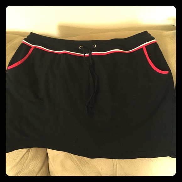 Black skort size L