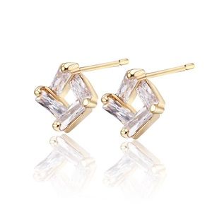 Cubic zirconia studs