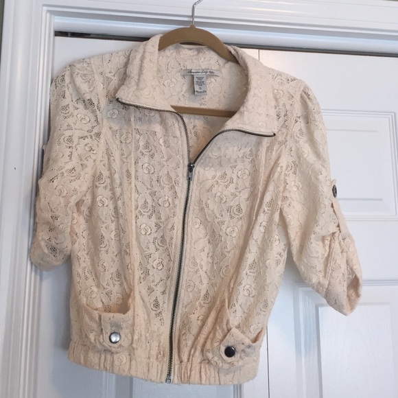Lace jacket with roll-up sleeves