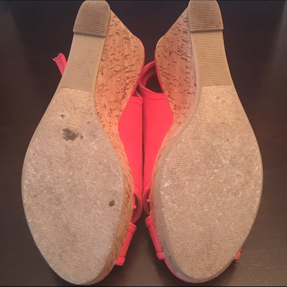 Coral wedges - Picture 3 of 4
