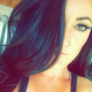 Meet your Posher, Demi