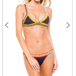 Black kiini look alike