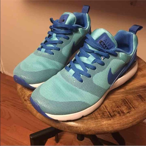 Nike Shoes - Nike air max Siren