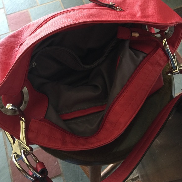 Red purse!🌻 - Picture 3 of 4