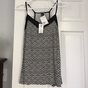 NWT black and white H&M chevron tank