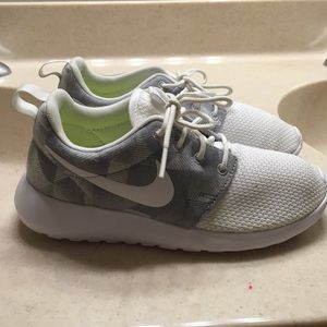 Nike ID Roche runs