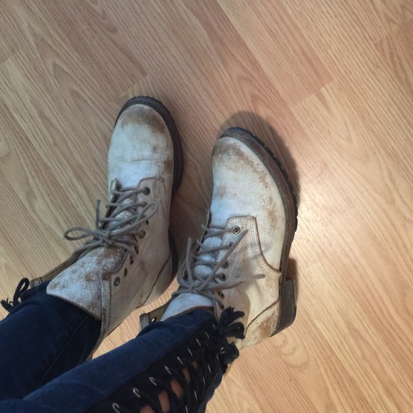 BDG white distressed combat boots 7.5