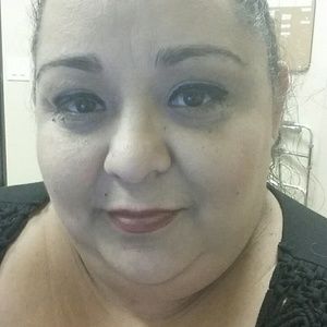 Meet your Posher, Mirella