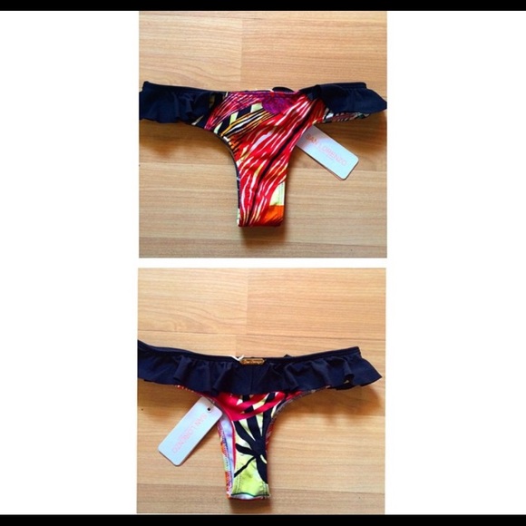 San Lorenzo cheeky bottoms