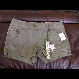 Cute green shorts never worn