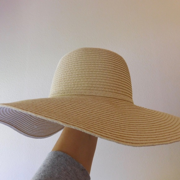 Floppy summer hat NWOT - Picture 2 of 3
