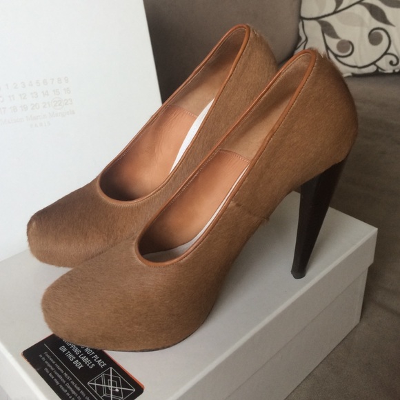 Maison Martin Margiela calf hair stunning pumps - Picture 2 of 4