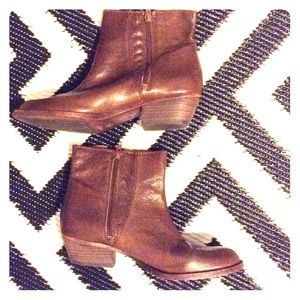 BROWN LEATHER SHORT BOOT