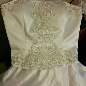 Wedding dress