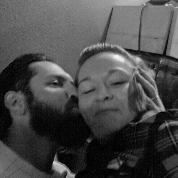 Meet your Posher, Cynthia - Picture 1 of 1