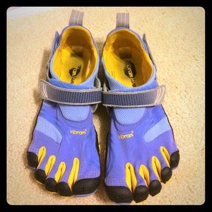 Vibrant Five Fingers Multisport Shoes