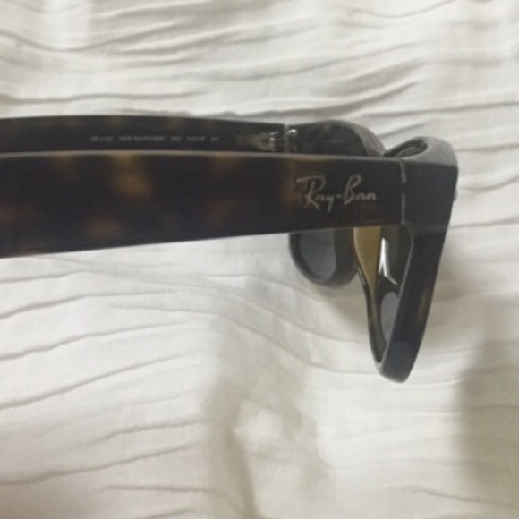 Ray Ban Wayfarers - Picture 2 of 4