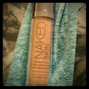 Uban Decay Naked 4.5 liquid foundation