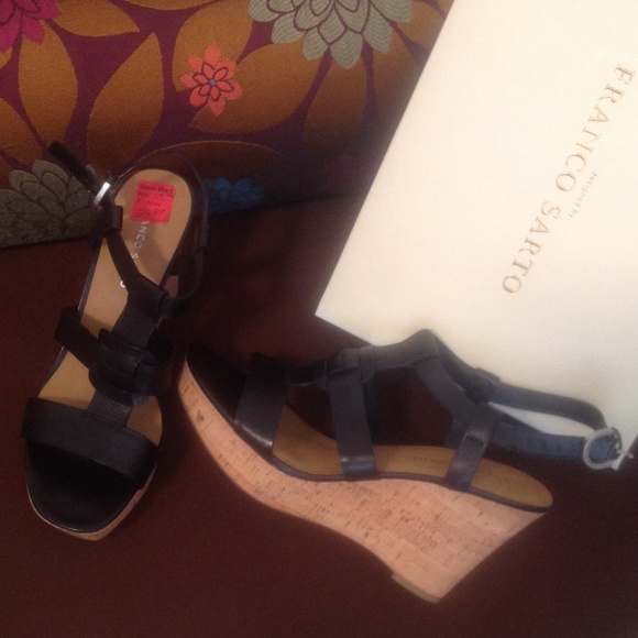 CUTE WEDGE SANDALS GREAT FOR THIS TIME OF YEAR