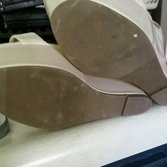 Shoes - Picture 3 of 4