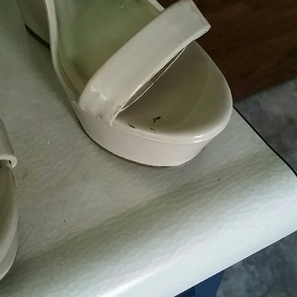 Shoes - Picture 4 of 4