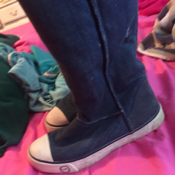 Ugg Jean boots perfect condition - Picture 3 of 3