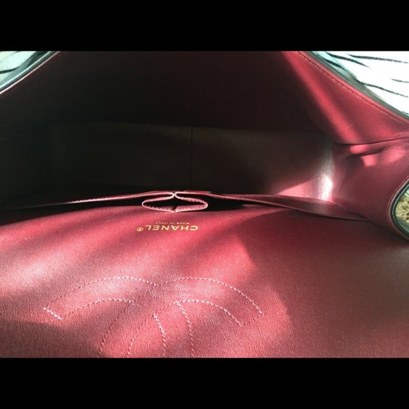 Chanel double flap maxi with gold hardware - Picture 2 of 4