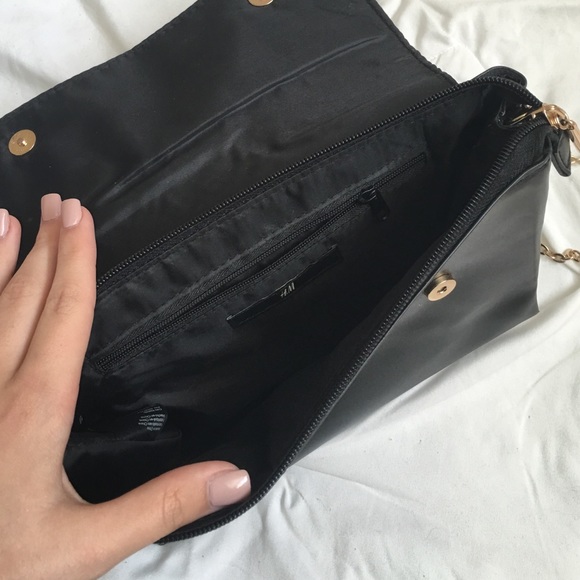 Black cross body - Picture 3 of 3