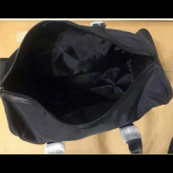 🎉MICHAEL KORS DUFFLE BAG 💕 - Picture 3 of 4