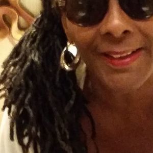 Meet your Posher, Glenda