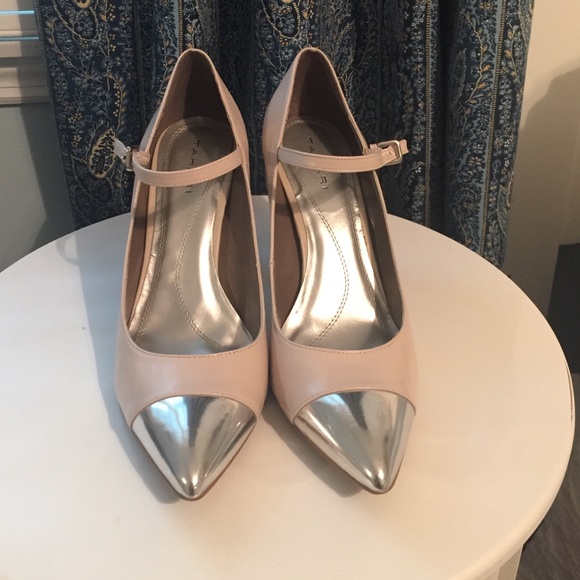 Tahari Sabrina Cap Toe Heels - Picture 2 of 2