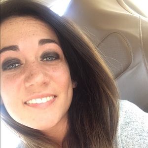 Meet your Posher, Mara