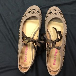 Pink & Pepper flats