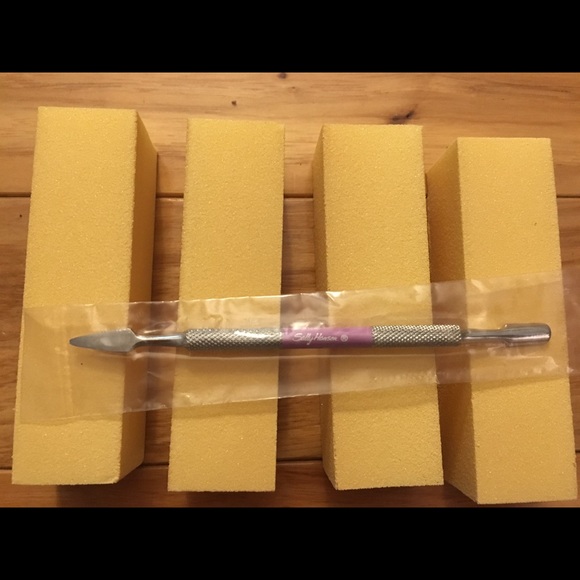 Nail buffers and cuticle pusher / nail cleaner