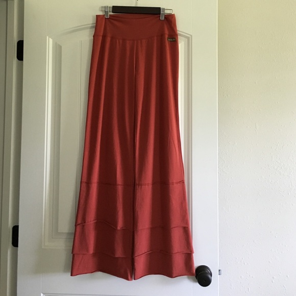 MATILDA JANE burnt orange finns!