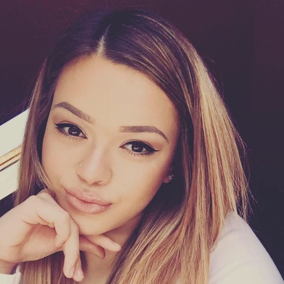 Meet your Posher, Olivia
