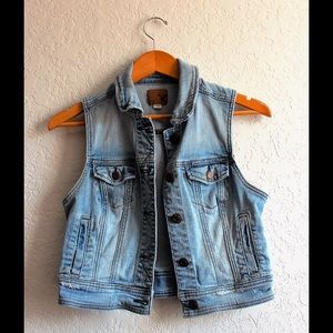 American eagle denim vest