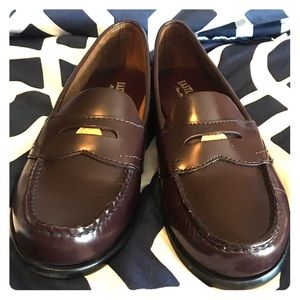 Penny loafers. CLASSIC. Dark brown. 8.5 Narrow.